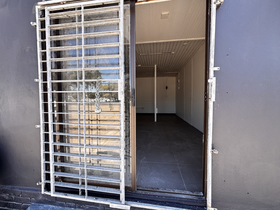 To Let commercial Property for Rent in De Kuilen Western Cape